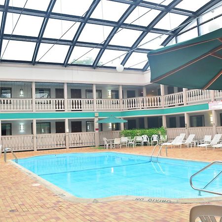 Elk Grove Hotel Елк-Ґров-Віллідж Екстер'єр фото